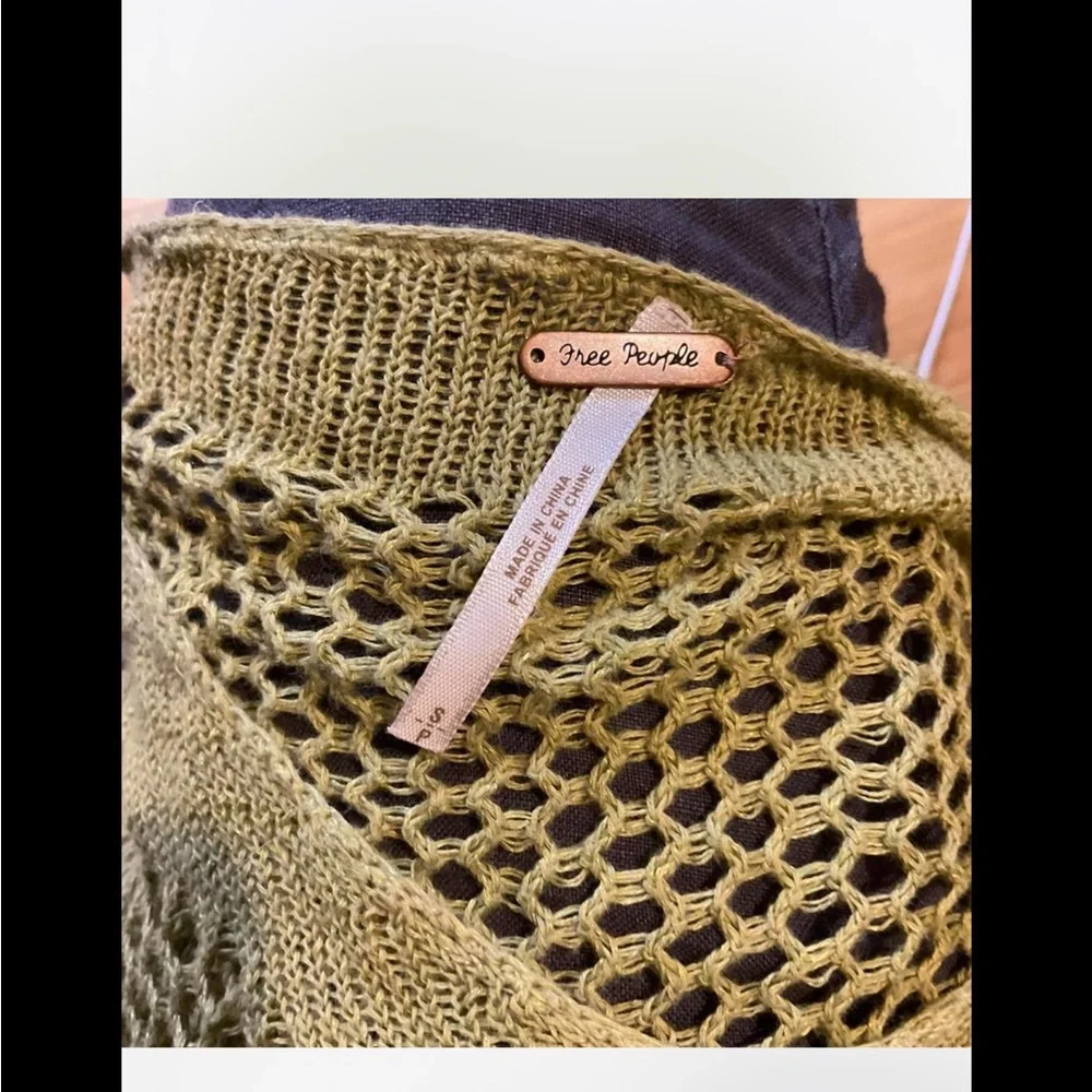 Free People crop‎ crochet sweater